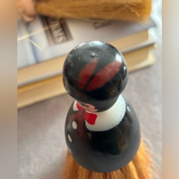 Vintage Half Wooden Figural Doll Crumb/ Garment Brush - Picture 6 of 11